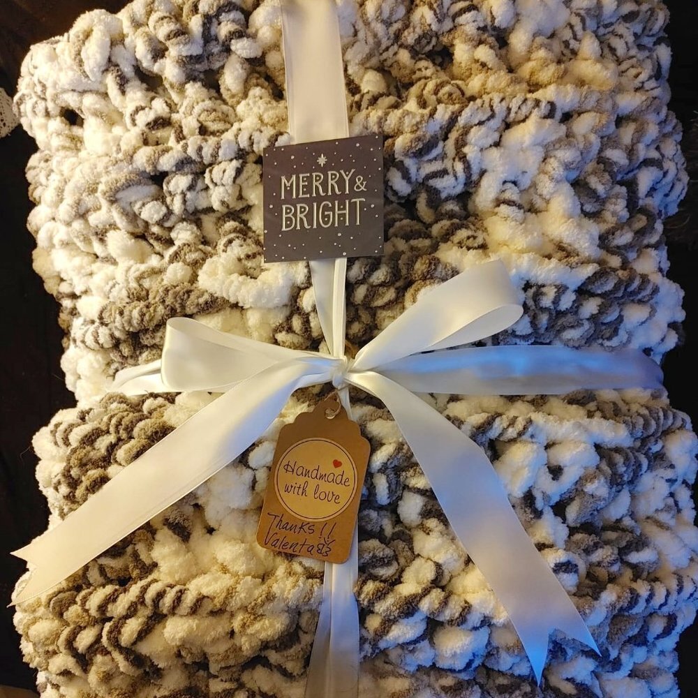 NEW - Hand Crocheted Chunky Yarn Blanket/Throw